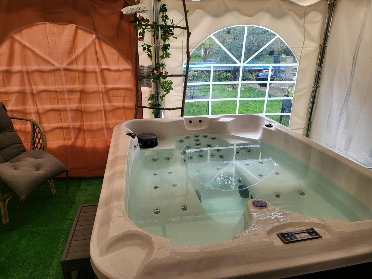 Choisy Le Jacuzzi Bed & Breakfast Dış mekan fotoğraf